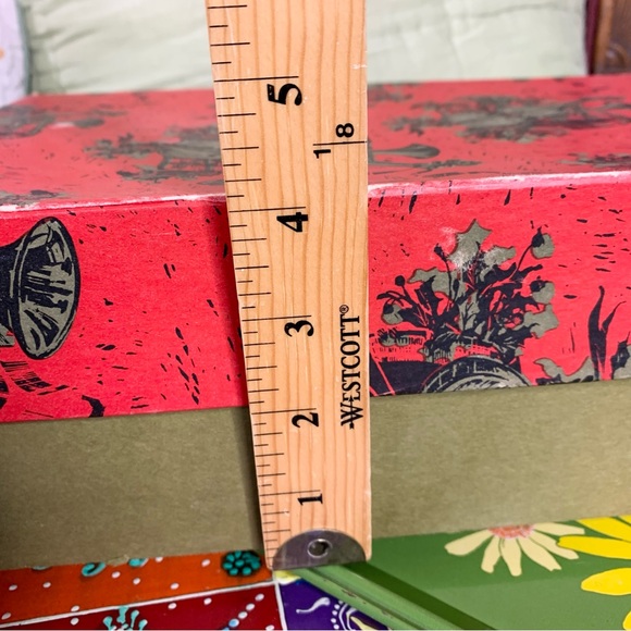 Vintage Christmas Box - Picture 5 of 7